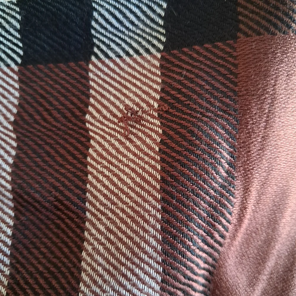 New Authentic Burberry London Beetroot Tartan Check Print Schawl /Scarf